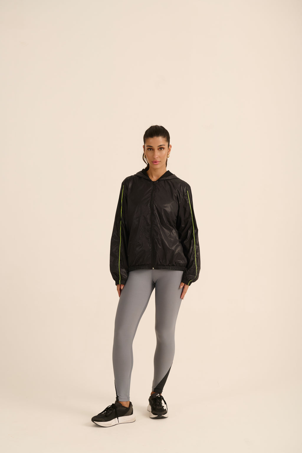 Jaqueta Corta-vento Contrastante